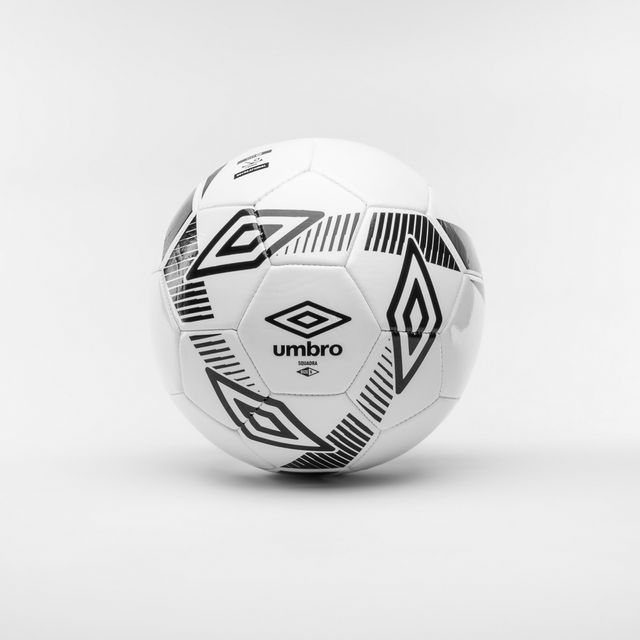 Bola De Campo Umbro Squadra